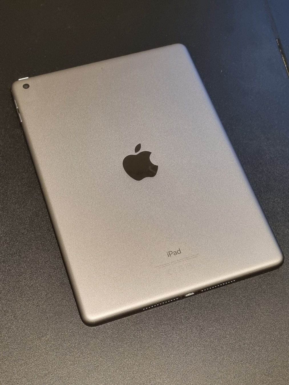 Apple Tablettes PC: Ipad 32GB - 6. Generation – D'occasion à Balgach par Camillo83