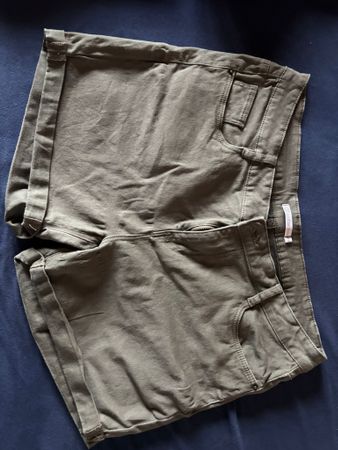Short kaki d'été Mango, taille 44, parfait pour la plage