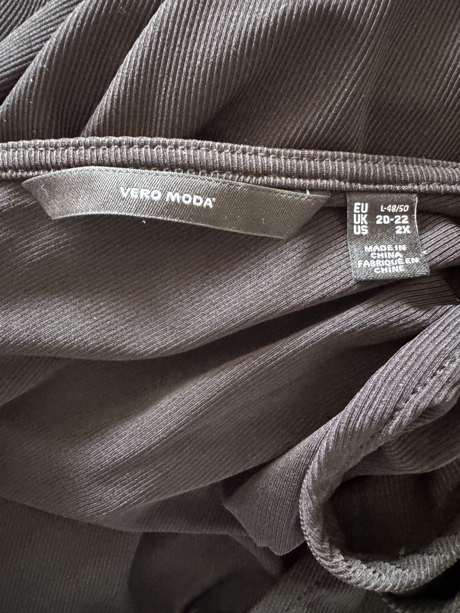 Vestiti: Langes Kleid – Usato da Gattikon venduto da saxo16 1