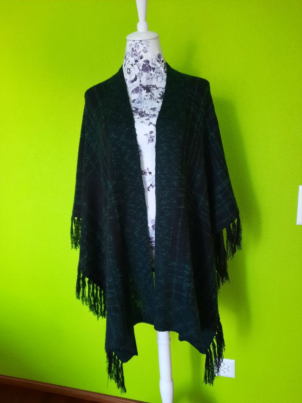 Altro in Moda donna: Damen Poncho Gr.S umgetragen – Nuovo (secondo la descrizione) da Buchs SG venduto da miska01 4
