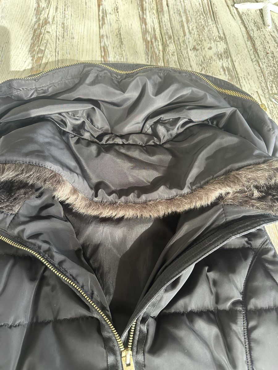 H&M Gilets & Westen: Daunengilet  – Gebraucht aus Zürich von renba1 4