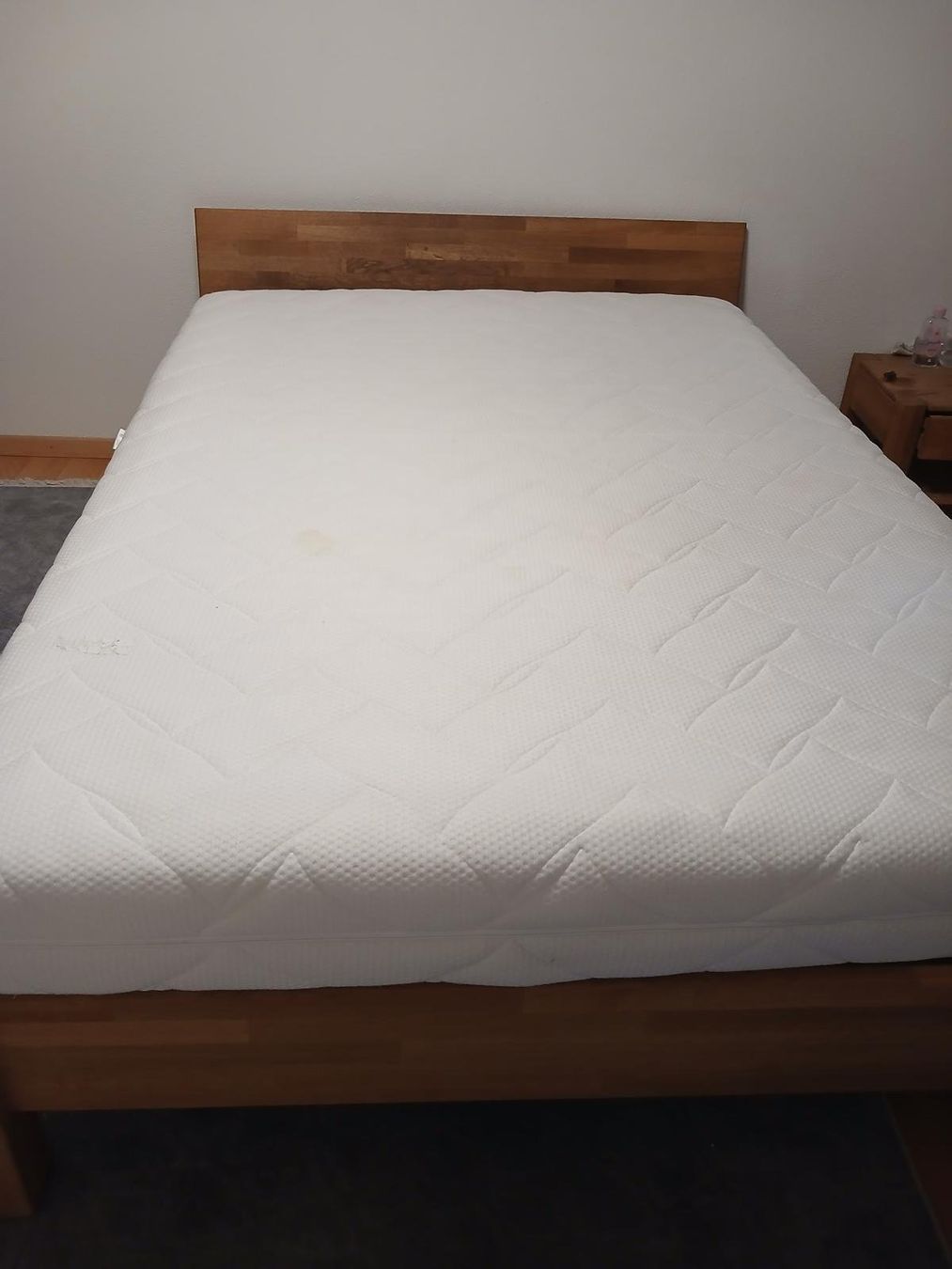 Lits: Doppelbett140*200 mit 2 Nachttisch – D'occasion à Pfyn par alex75 3