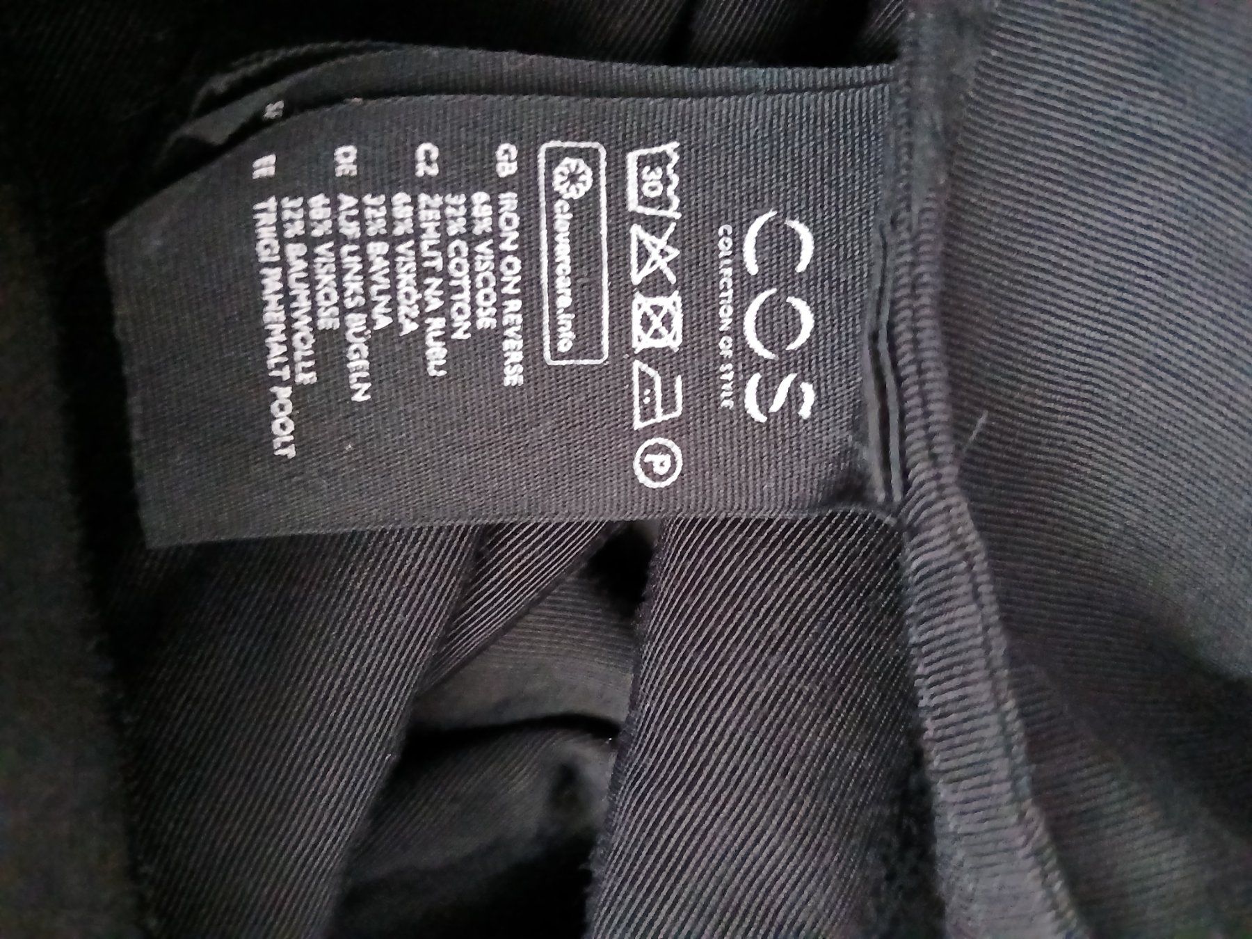 Cos Vestiti: COS Kleid Gr 44 Schwarz – Nuovo (secondo la descrizione) da Zürich venduto da ast_8nph 5
