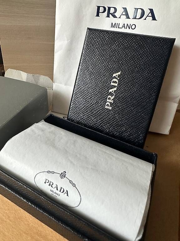 Schlüsselanhänger & - bänder: Prada portachiavi nuovo, Keychain – Gebraucht aus Balerna von koc_2zyj 2