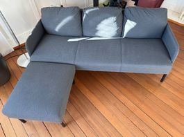 IKEA-Sofa "GLOSTAD" mit Hocker (Mai 2026 gekauft)