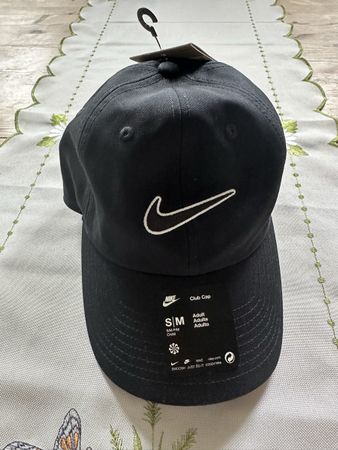 Nike Club Cap, Schwarz, Grösse S/M, Neu mit Etikett!