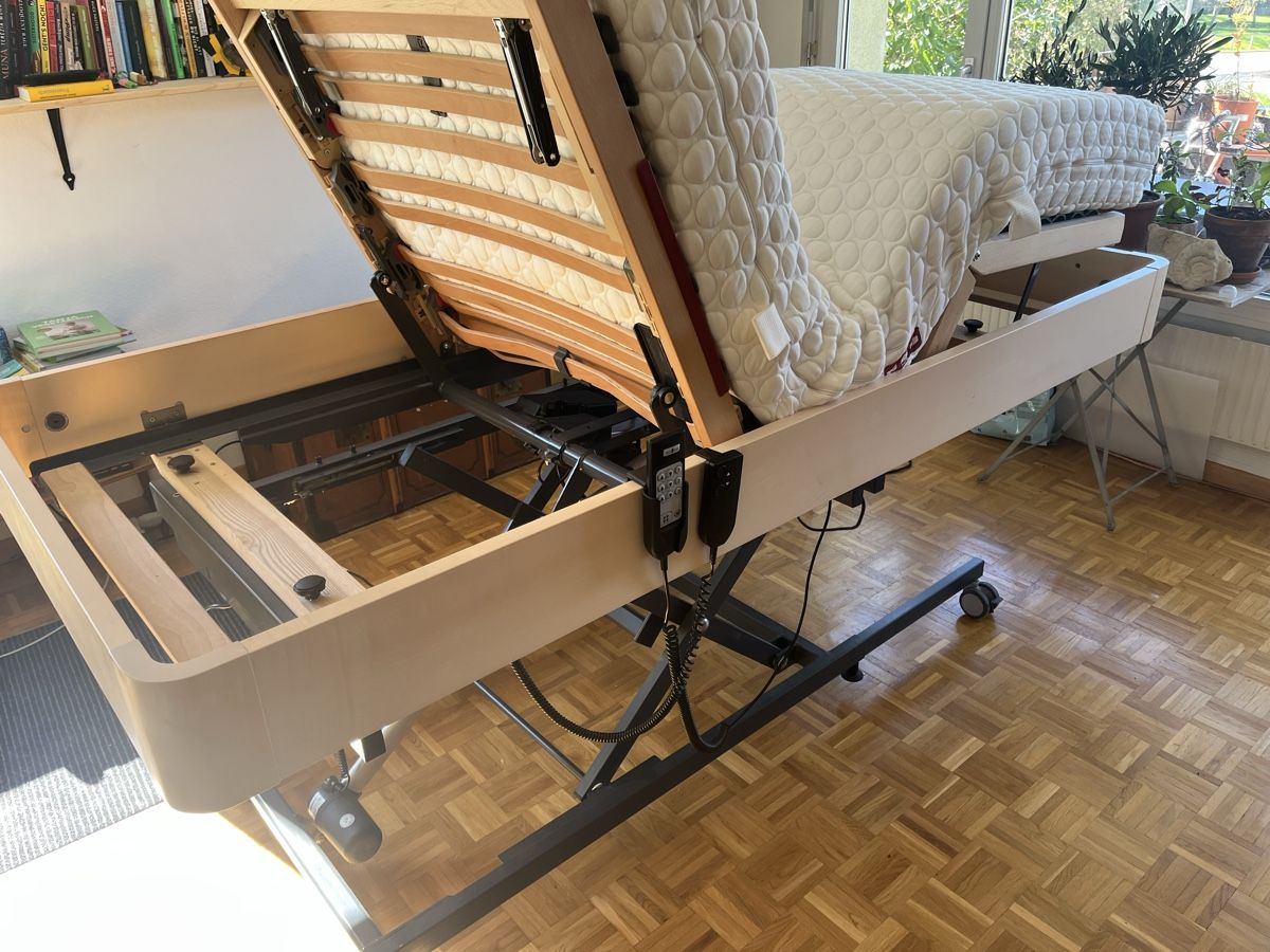 Letti: Pflegebett – Usato da St. Gallen venduto da gorf82 5