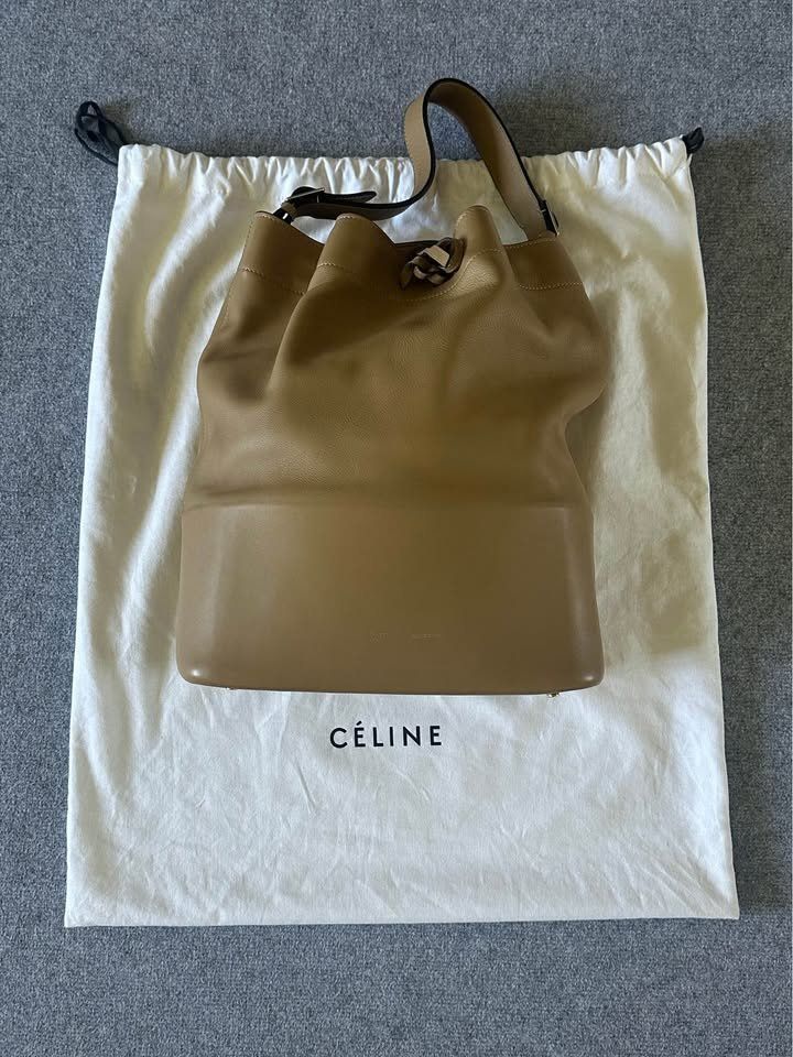 Celine Borse da donna: CELINE | rare modèle Balloon bucket Philo Phoebe -collection – Usato da St-Sulpice VD venduto da _sell_off