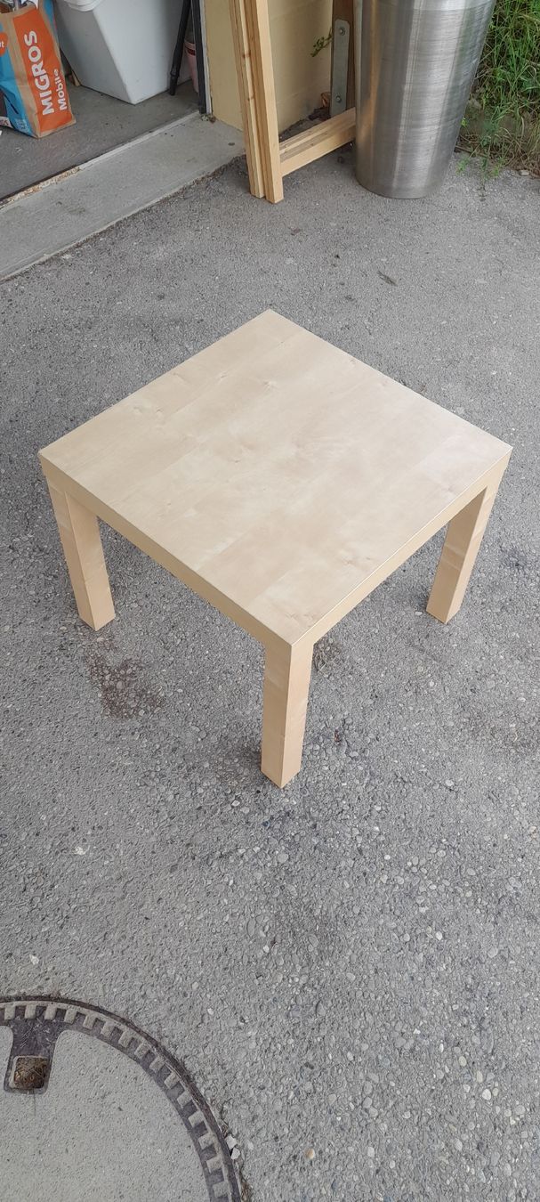 Ikea Tavoli: Table ikea carrée  – Usato da Gals venduto da Ben-j