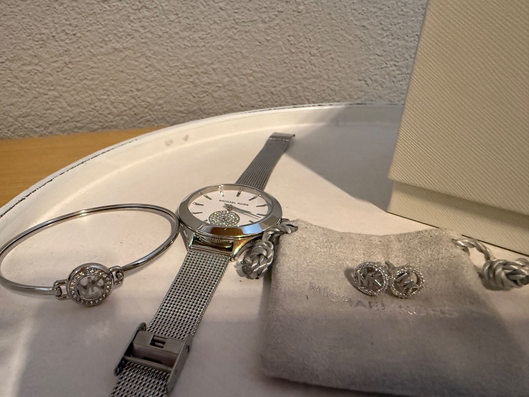 Michael Kors Altri gioielli: Michael Kors Schmuckset – Usato da Visperterminen venduto da ele_8n98
