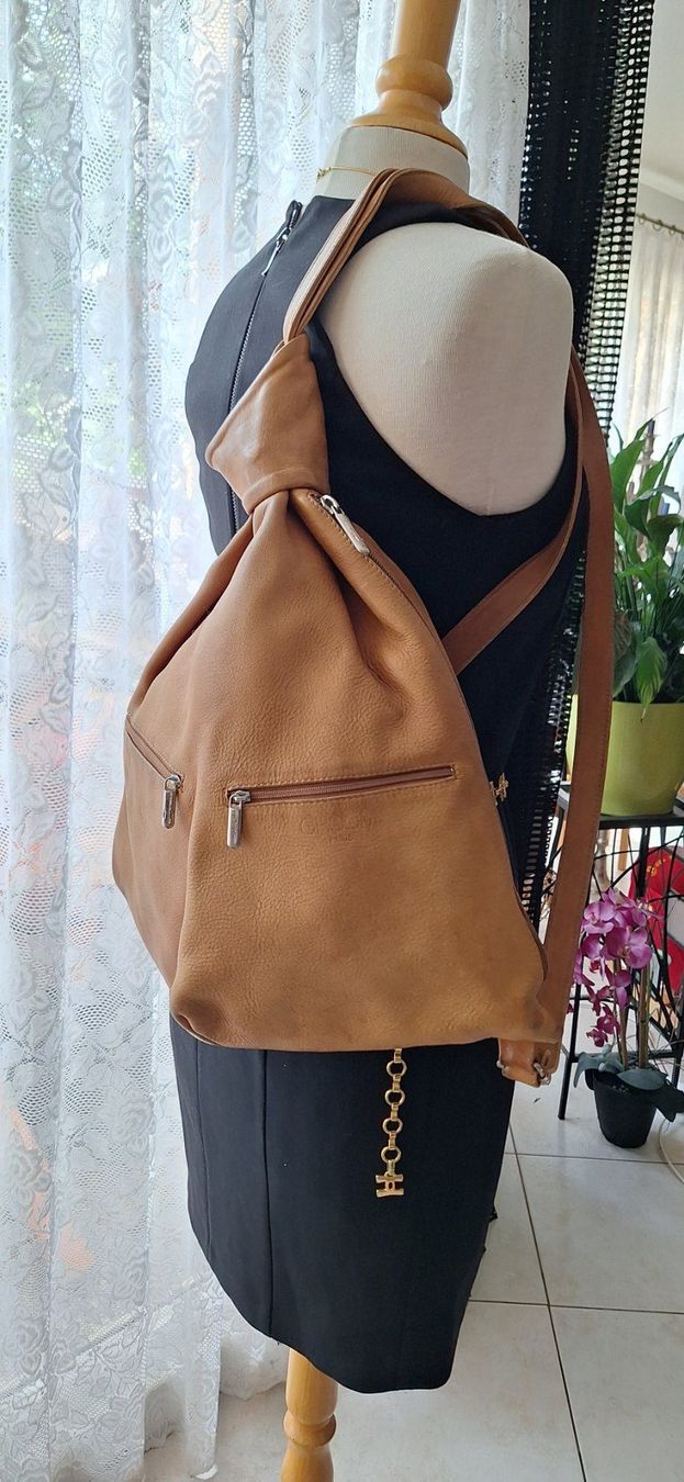 Borse da donna: Sac en cuir "Groom" – Usato da St-Triphon venduto da Jldr0 1