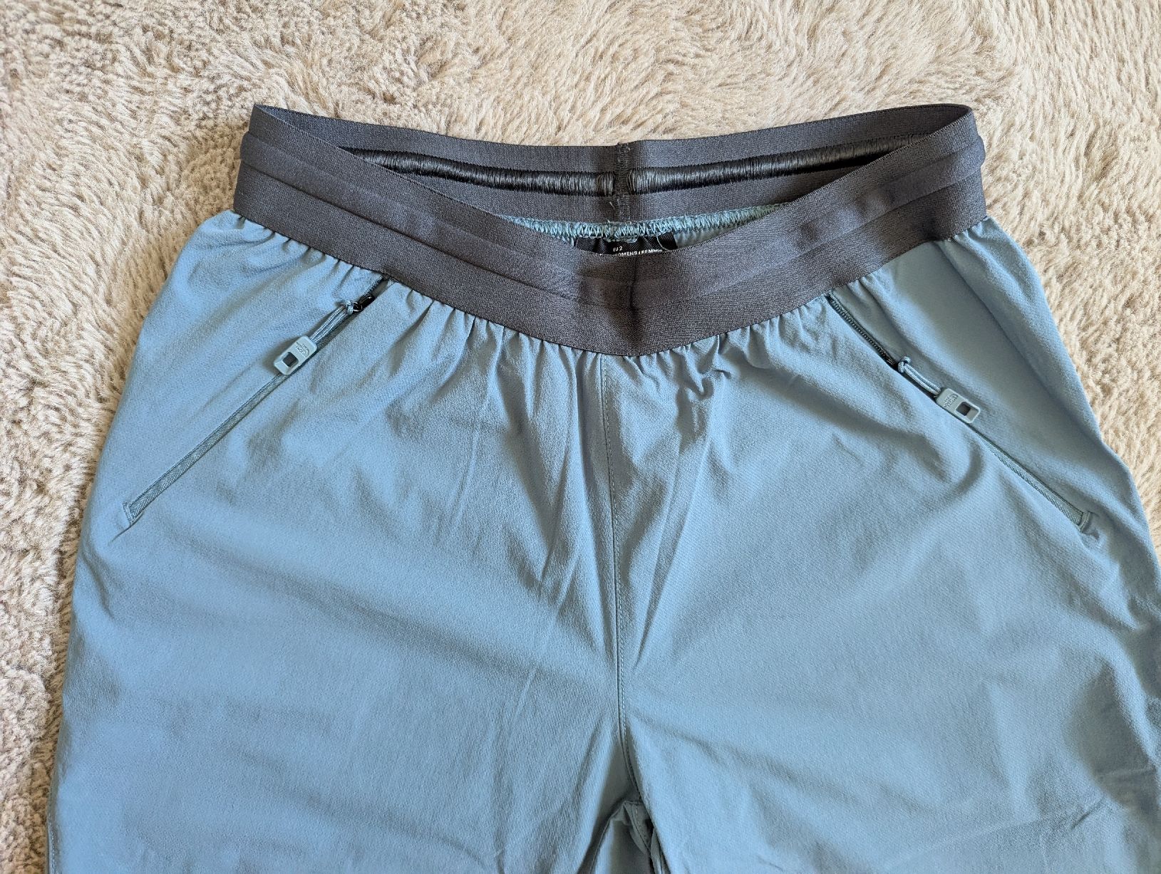 North Face Pantaloni: pantalon the North face S – Nuovo (secondo la descrizione) da Montreux venduto da dem_gyt9 1