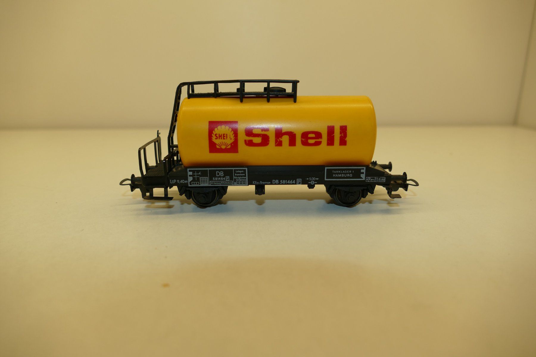 Fleischmann Modellini di ferrovie: Fleischmann H0: DB Kesselwagen Shell gelb – Usato da Niederhasli venduto da rail-duerst 1