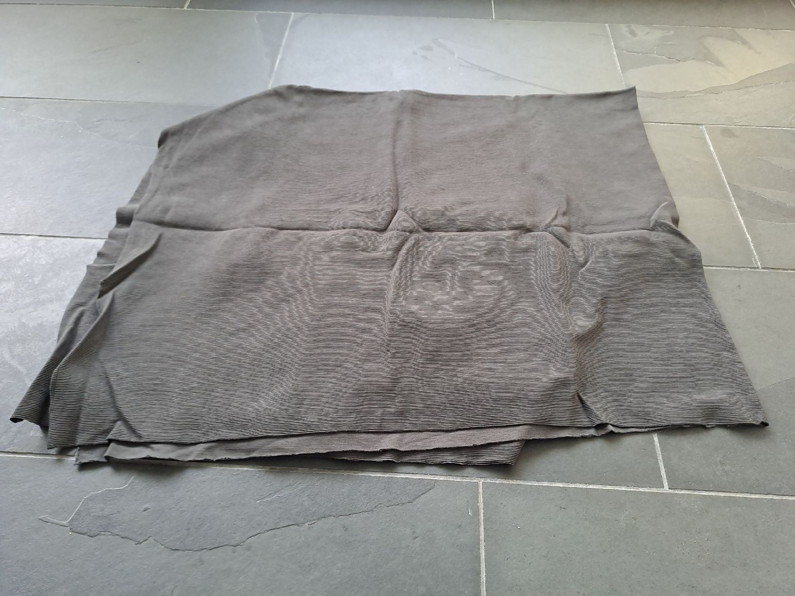 Tessuti: Graues/taupe Stoffstück, elastisch, 127 x 145cm – Nuovo (secondo la descrizione) da Münchenbuchsee venduto da Babsique 1