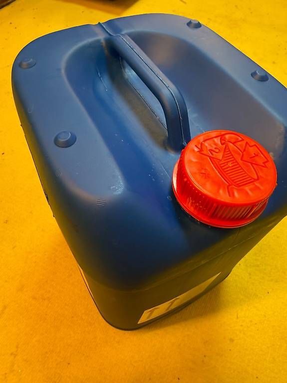 Autres accessoires p. véhicule: KANISTER 20 LITER – D'occasion à Trimbach par Goldesel0 1