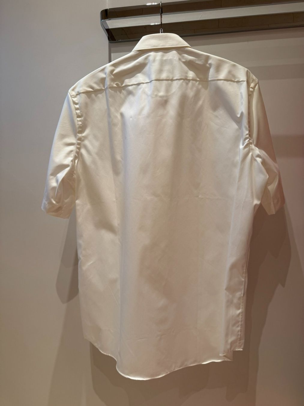 Hugo Boss Camicie: BOSS Kurzarmhemd in Baumwolle Off-White, Grösse 41 – Usato da Muri b. Bern venduto da ris_m7jw 2