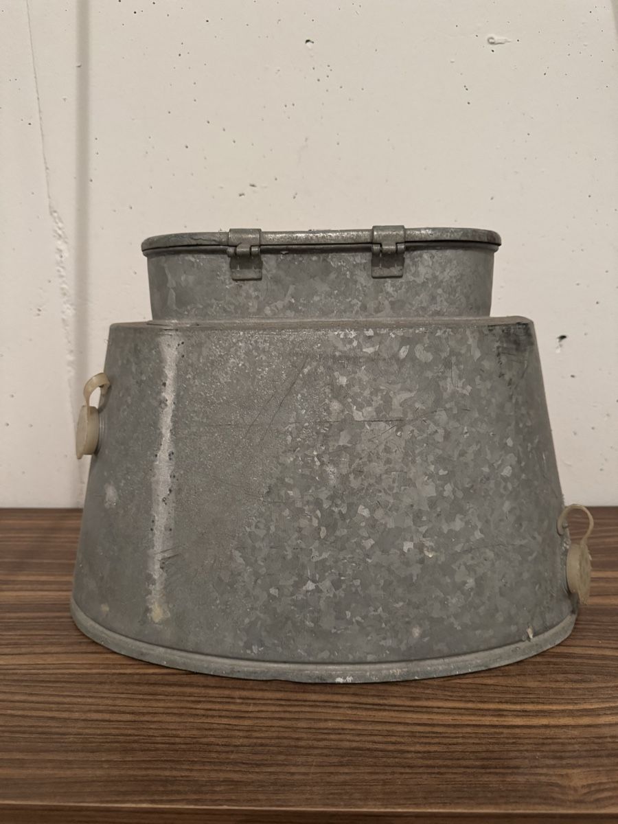 Rucksäcke: Retro Wassertank von Maurer – Gebraucht aus Schaffhausen von Allisonkim 1