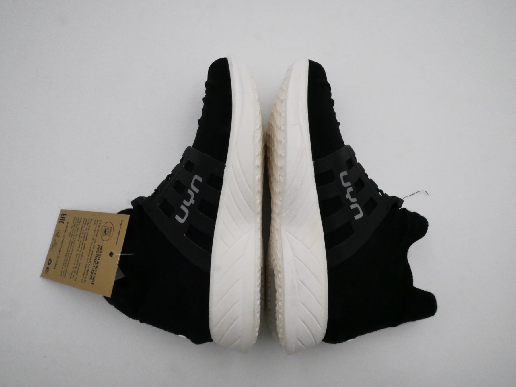 Scarpe da donna: UYN X-CROSS TUNE, OPTICAL BLACK/BLACK, GR. 35 – Nuovo (secondo la descrizione) da Winterthur venduto da Restwert_Winterthur 3