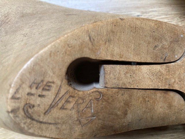 Scarpe da uomo: Formes en cèdre pour chaussures, vintage, taille 3 – Usato da Onex venduto da gga_5vcf 7