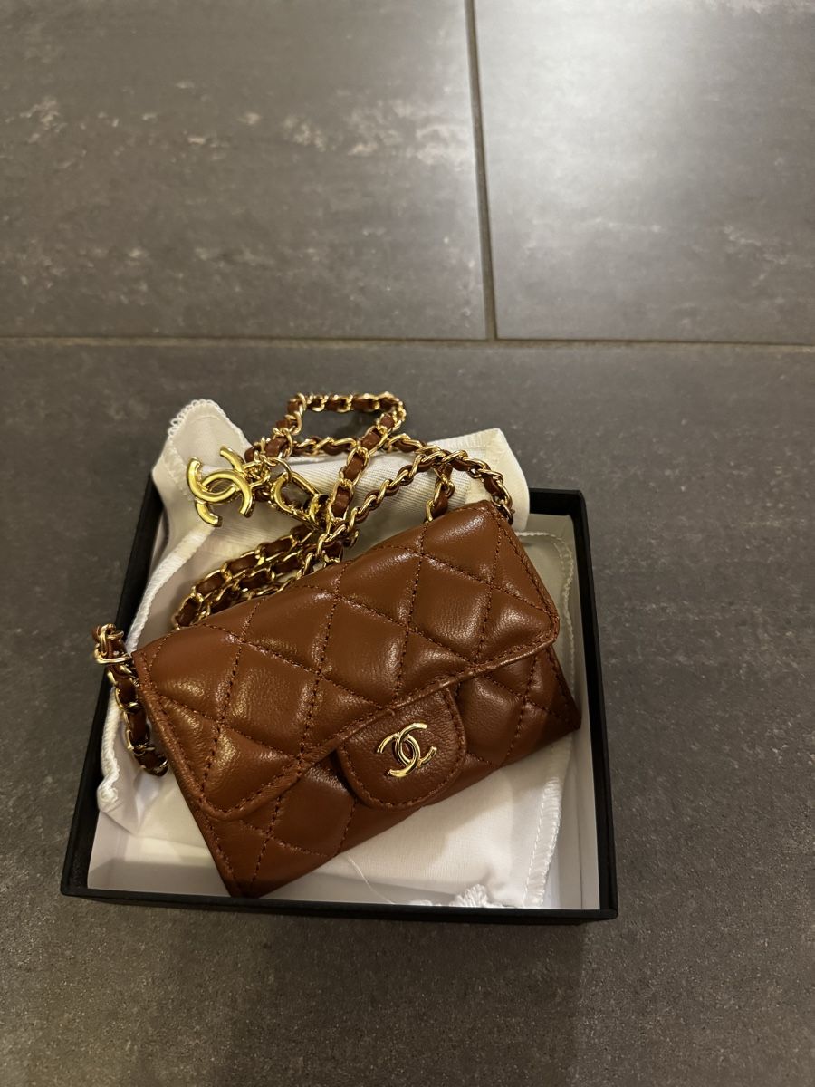 Borse da donna: Braune Umhänge purse bag – Nuovo (secondo la descrizione) da Richterswil venduto da dil_vc79