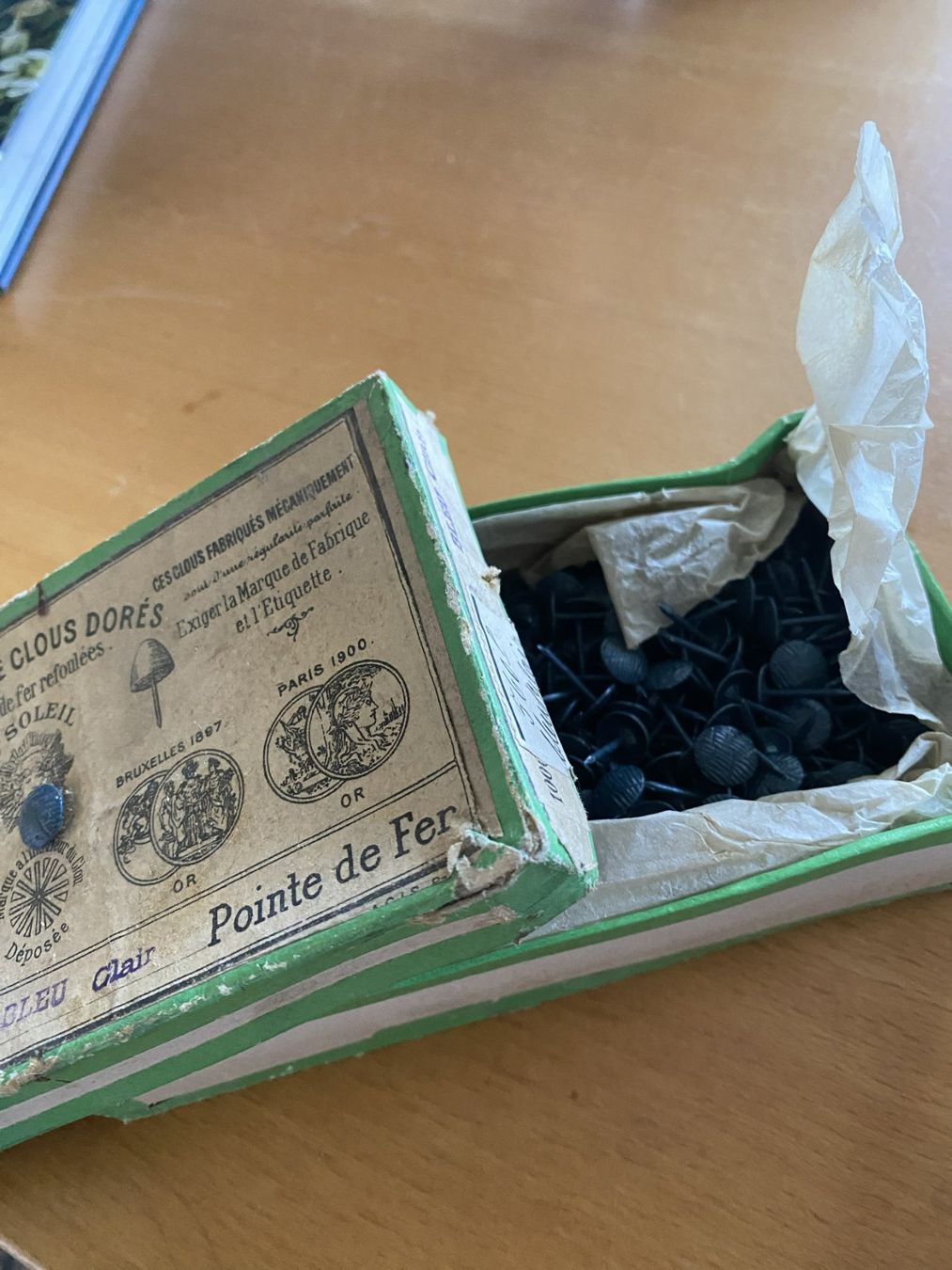 Tutti gli attrezzi: Alte Polsternägel – Usato da Sachseln venduto da basti1950 4