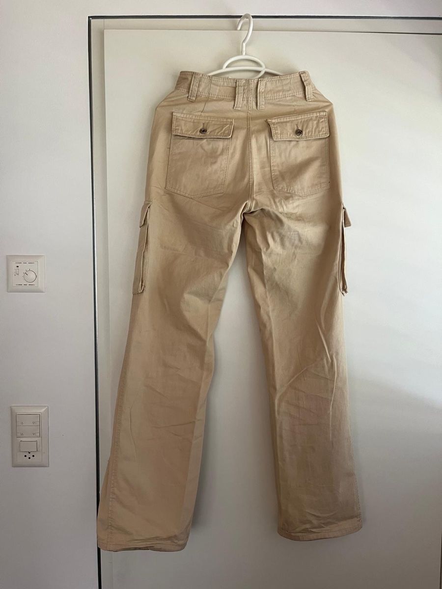 Bershka Hosen: Beige Cargohose – Gebraucht aus Romanshorn von laa_279h 1