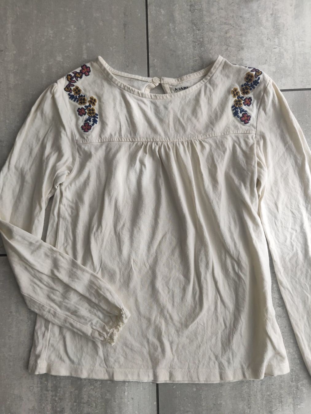 Maglioni & Felpe: Langarmshirt von Kiabi, Grösse 134 – Usato da Hofstetten SO venduto da Wolke1909