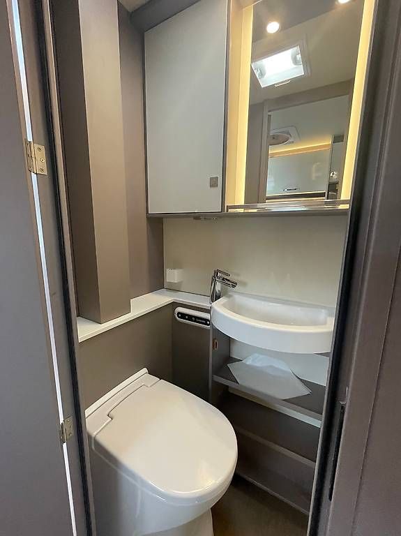 Veicoli da campeggio: Bürstner Lyseo TD 744 Harmony – Usato da Langenthal venduto da Reisemobil01 4