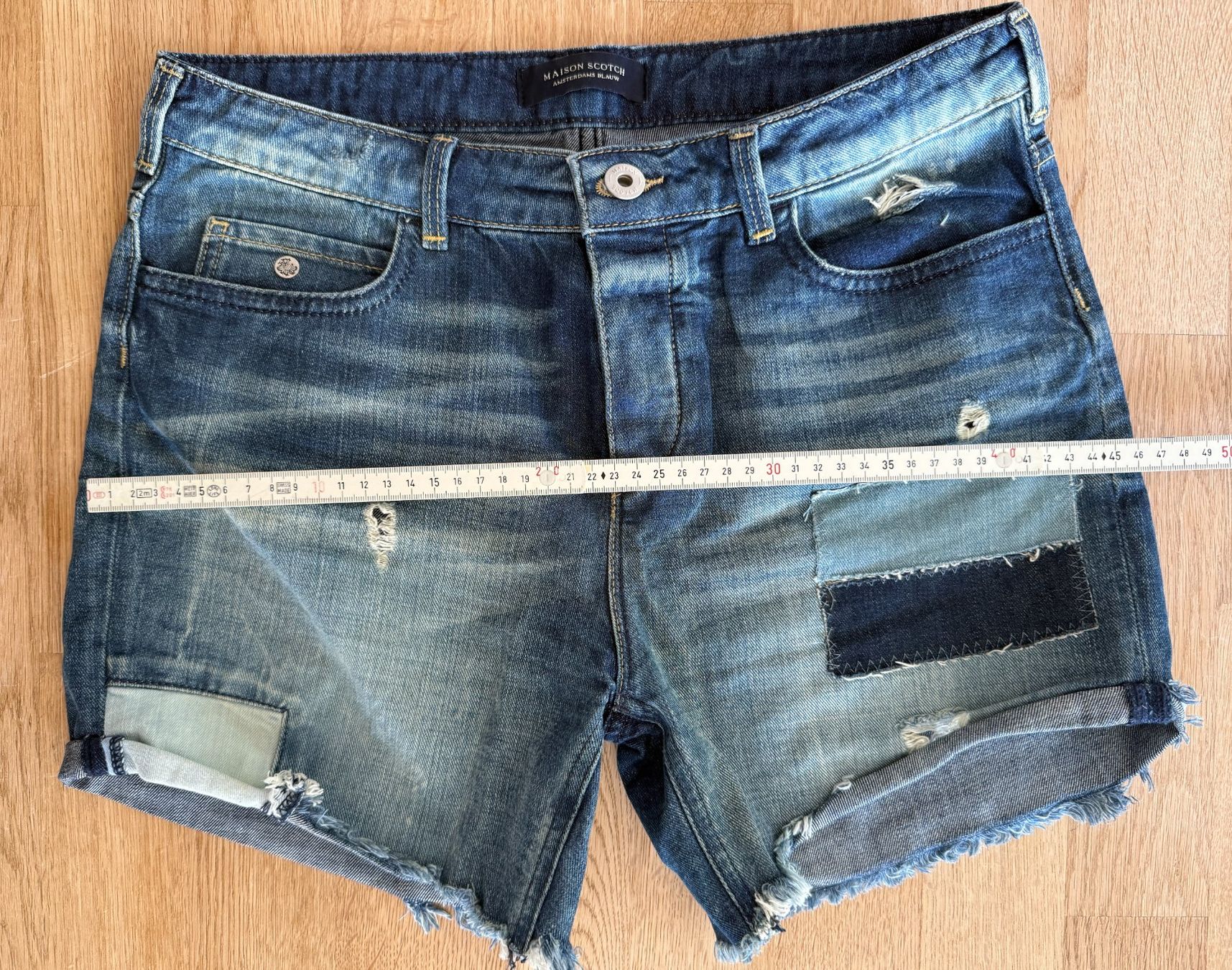 Maison Scotch Pantaloni: Spende MSF - Maison Scotch - Jeansshorts - Gr. 26 – Usato da Fällanden venduto da La_Natie 2