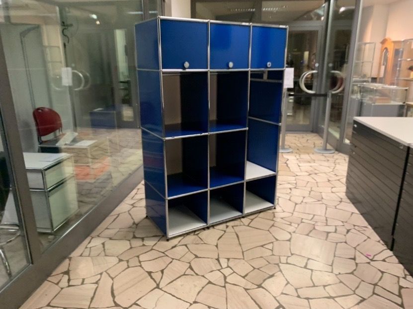 USM Scaffali: Usm Vitrine  Garderobe Blau Lief Gratis – Usato da Thun venduto da Thuno6 1
