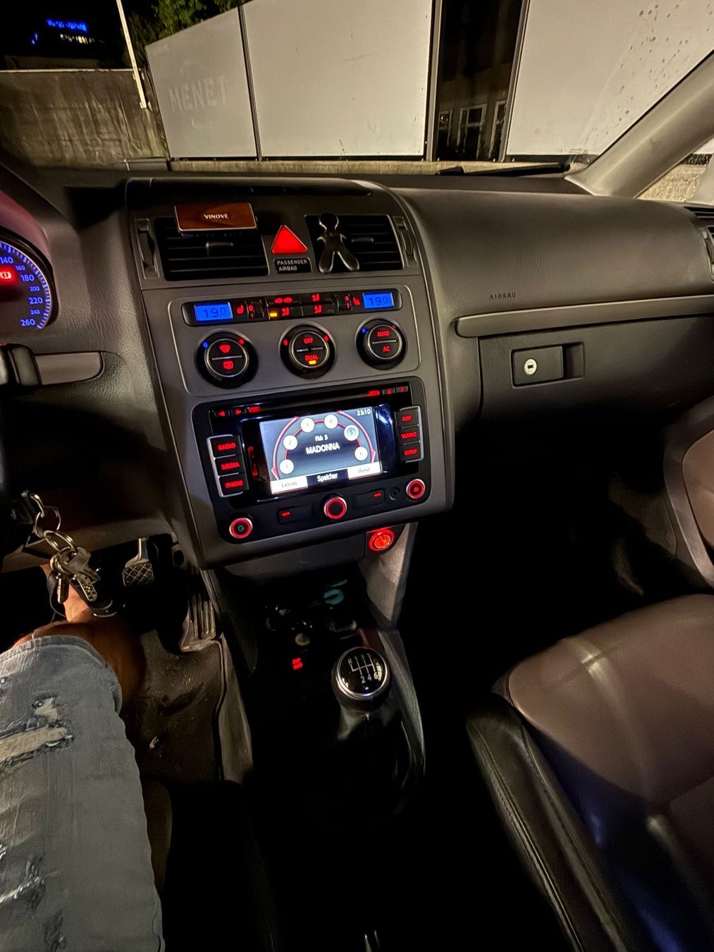 VW Automobili: VW Touran 2.0 tdi 7 Plätze – Usato da Degersheim venduto da mar_g88s 7