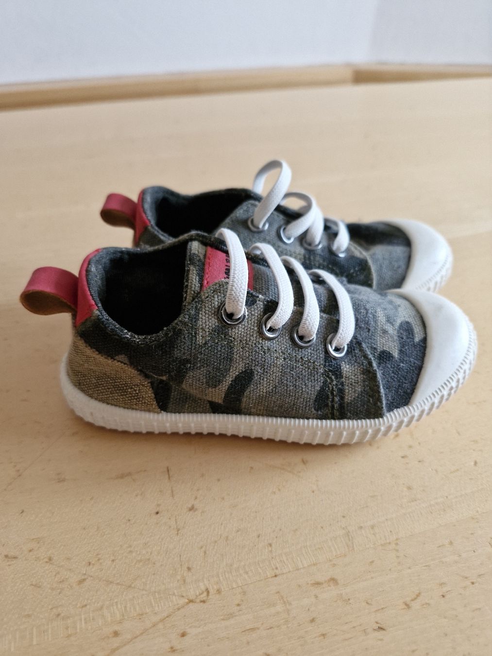Scarpe per ragazzi: Finken  Gr.25 jungen – Usato da Disentis/Mustér venduto da epa_862v 1