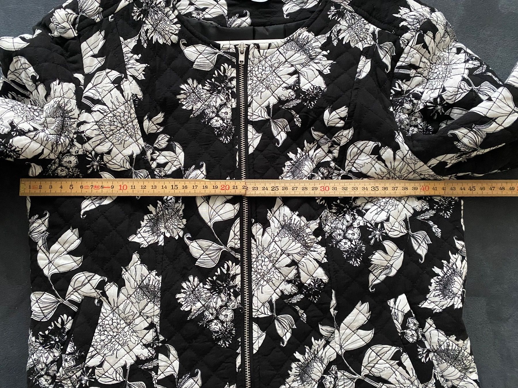H&M Giacche: Jacke mit Blumen Gr. 40 Damen – Nuovo (secondo la descrizione) da Seewen SO venduto da HappyHappyHappy 3