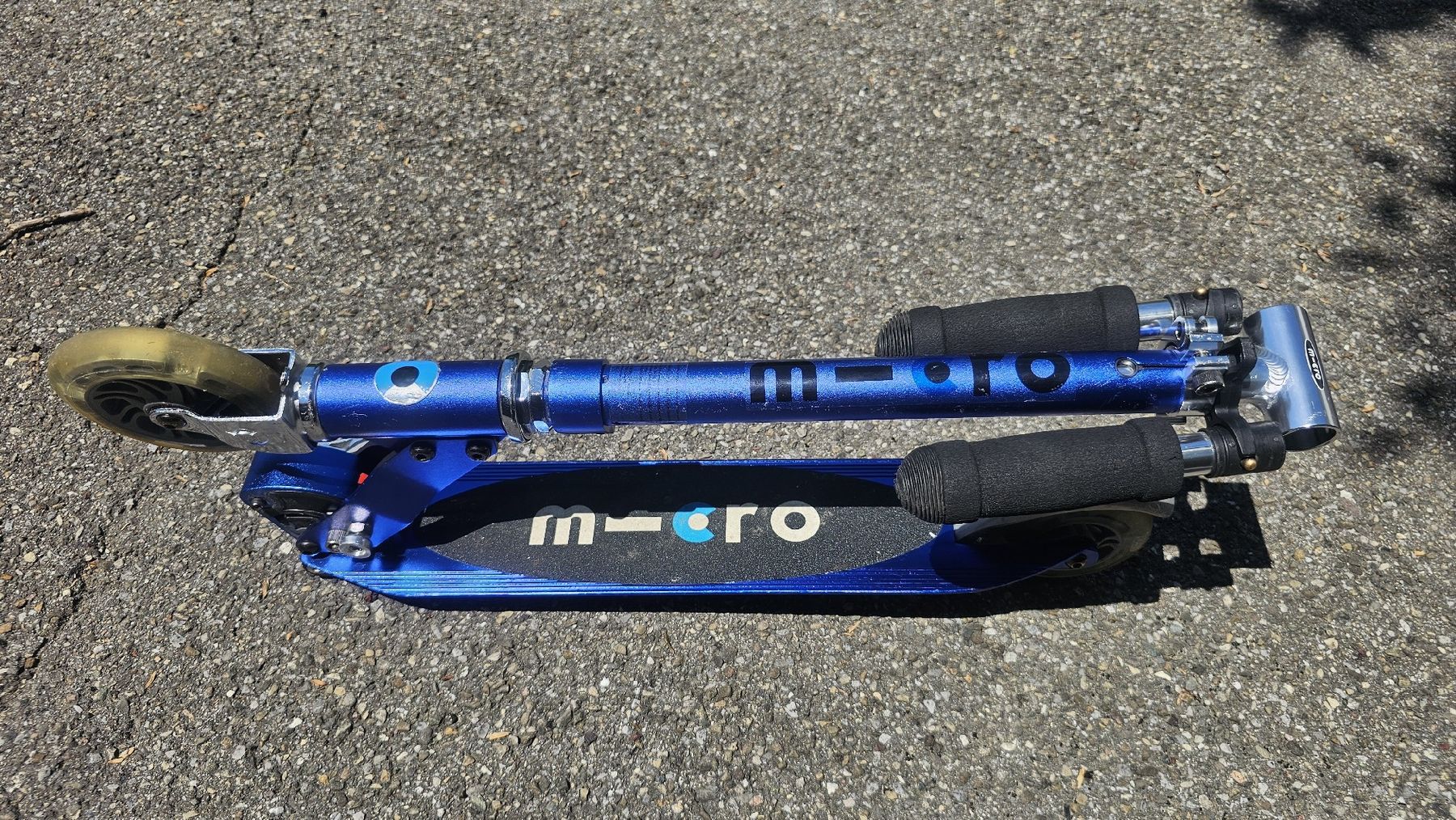 Micro Kickboard: Micro Scooter blau, Special Edition mit LED – D'occasion à Hinwil par NWae 2