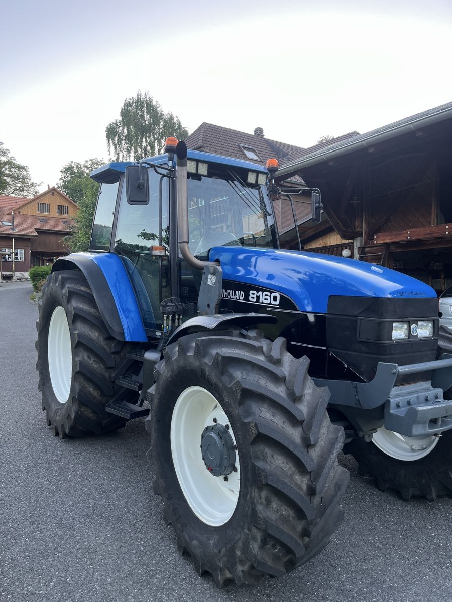 New Holland Traktoren: New Holland 8160 – Gebraucht aus Wattenwil von IH633Case 1