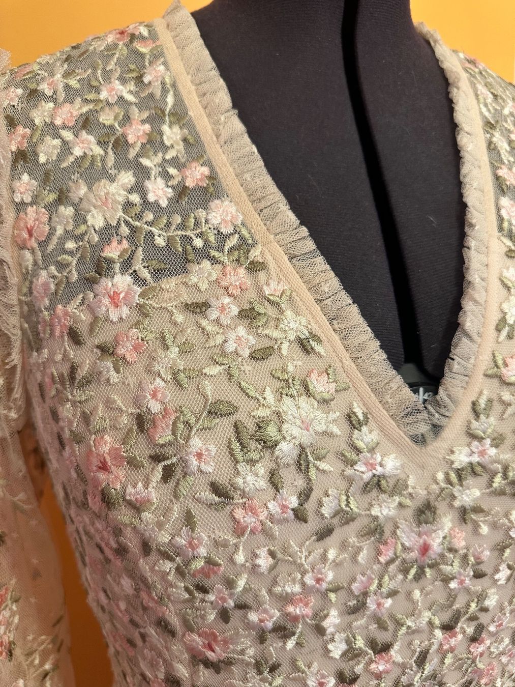 Vestiti: Robe Needle & Thread, taille 46, brodée fleurs, été ✨ – Nuovo (secondo la descrizione) da Lausanne venduto da mam_x6df 1