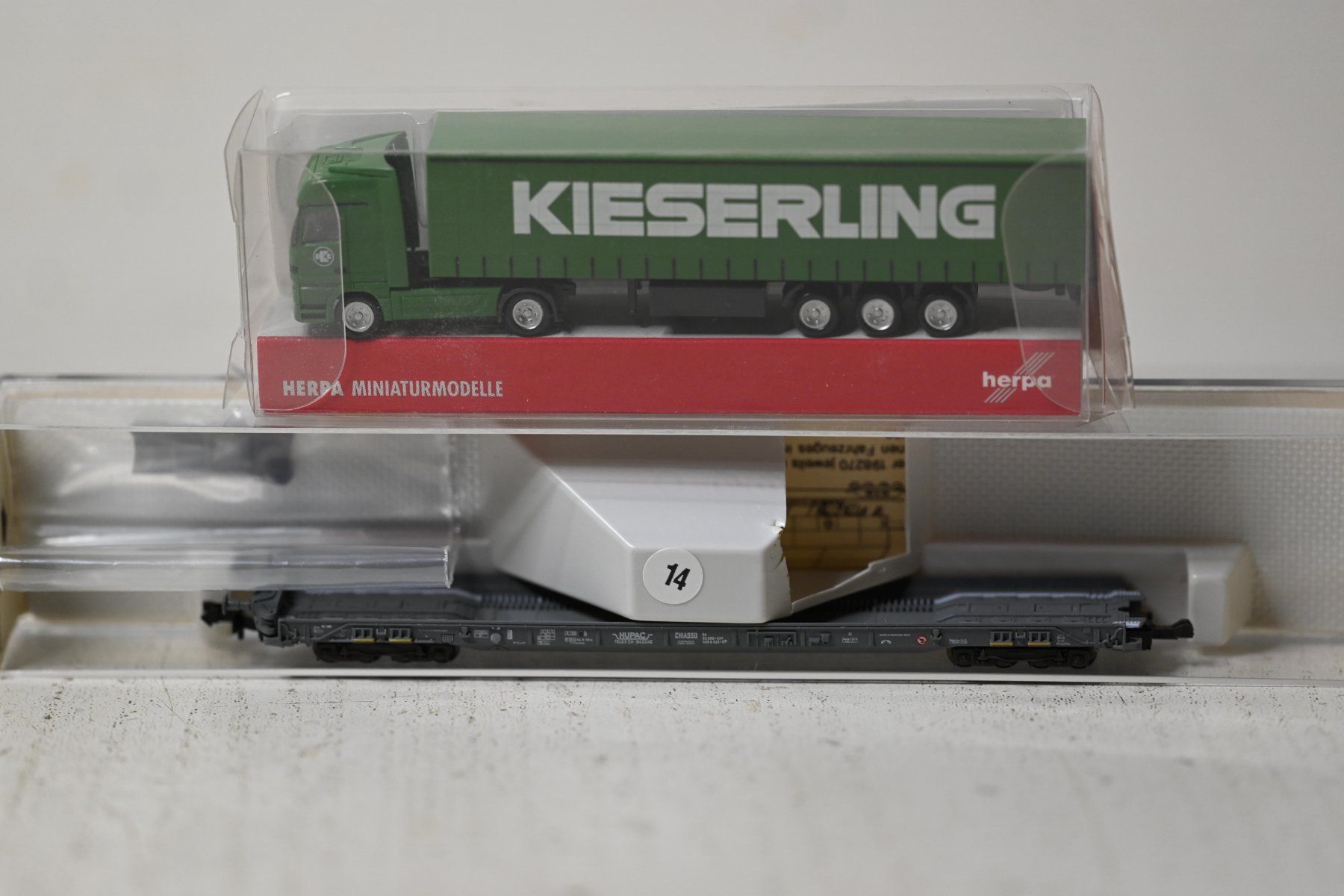 Fleischmann Modellini di ferrovie: Hupac Wagen Fleischmann Spur N Kieserling mit OVP – Usato da Laupen ZH venduto da Zmoewe