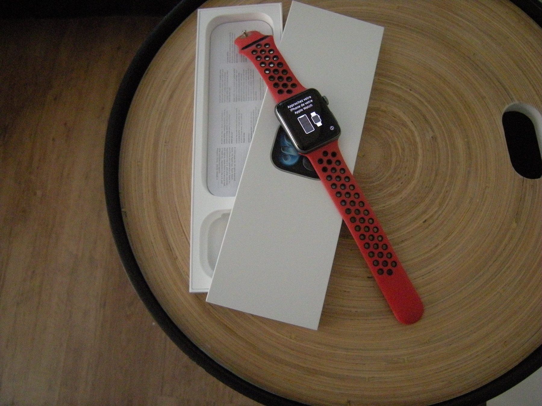 Apple Smartwatch: iPhone Apple Watch UHR Serie 2 – Usato da Holziken venduto da Rupe 4