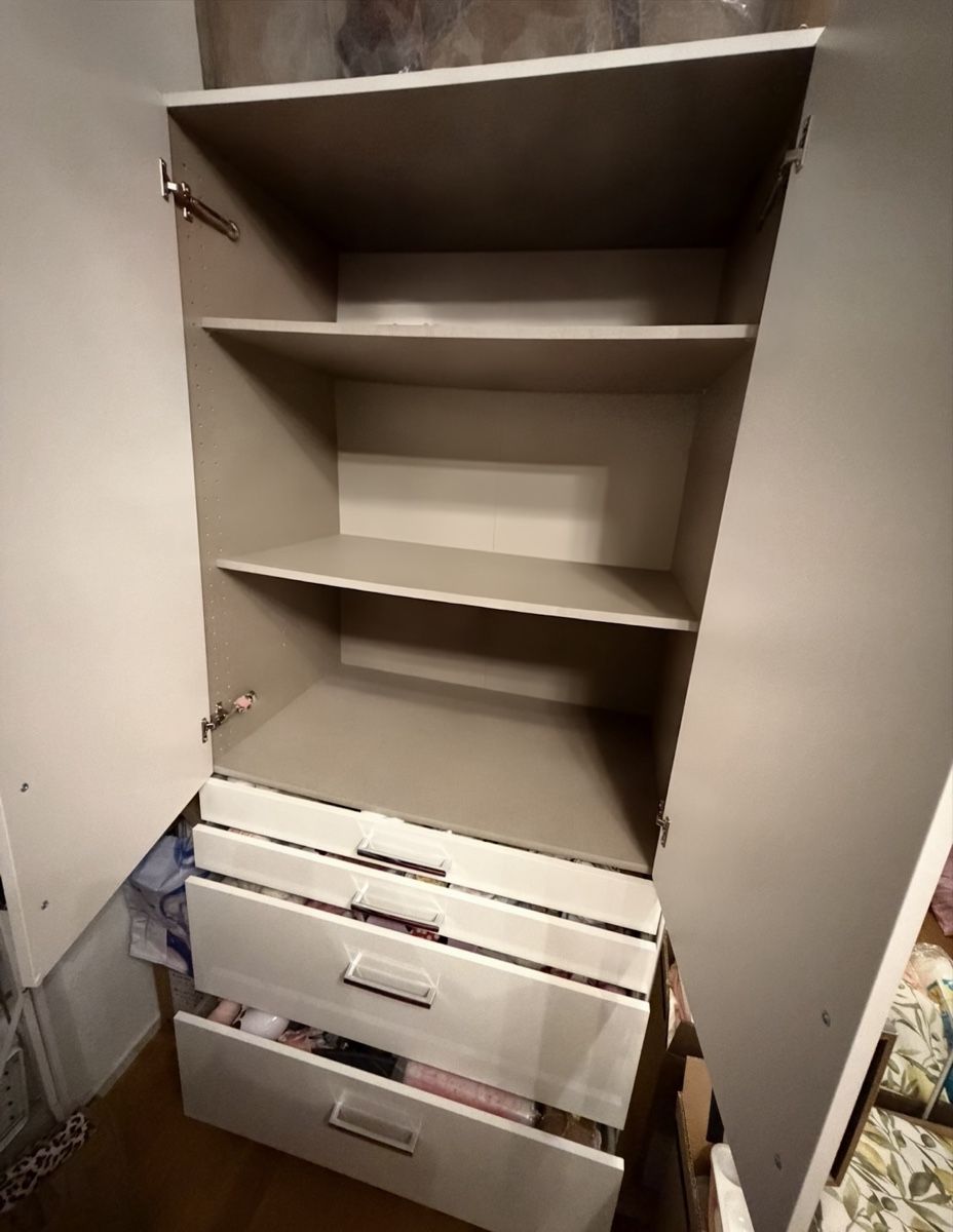 Schränke: Kleiderschrank in glanzweiss – Gebraucht aus Reiden von Crick 1