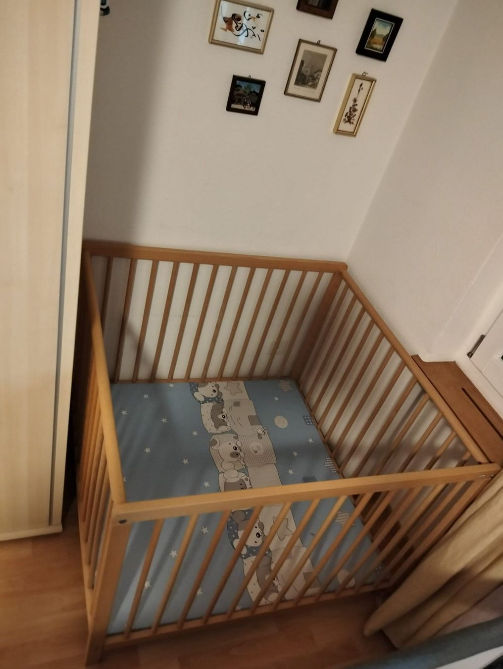 Betten: Holzbettli/Kinderbett, – Gebraucht aus Lyss von yan_zq9y 1