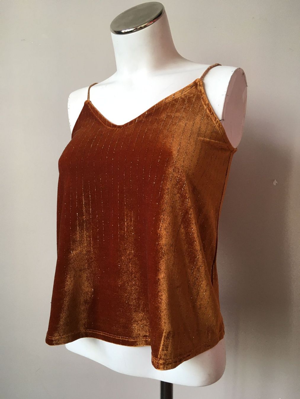Top: Débardeur velours - taille XS – Usato da Troinex venduto da Irisglo