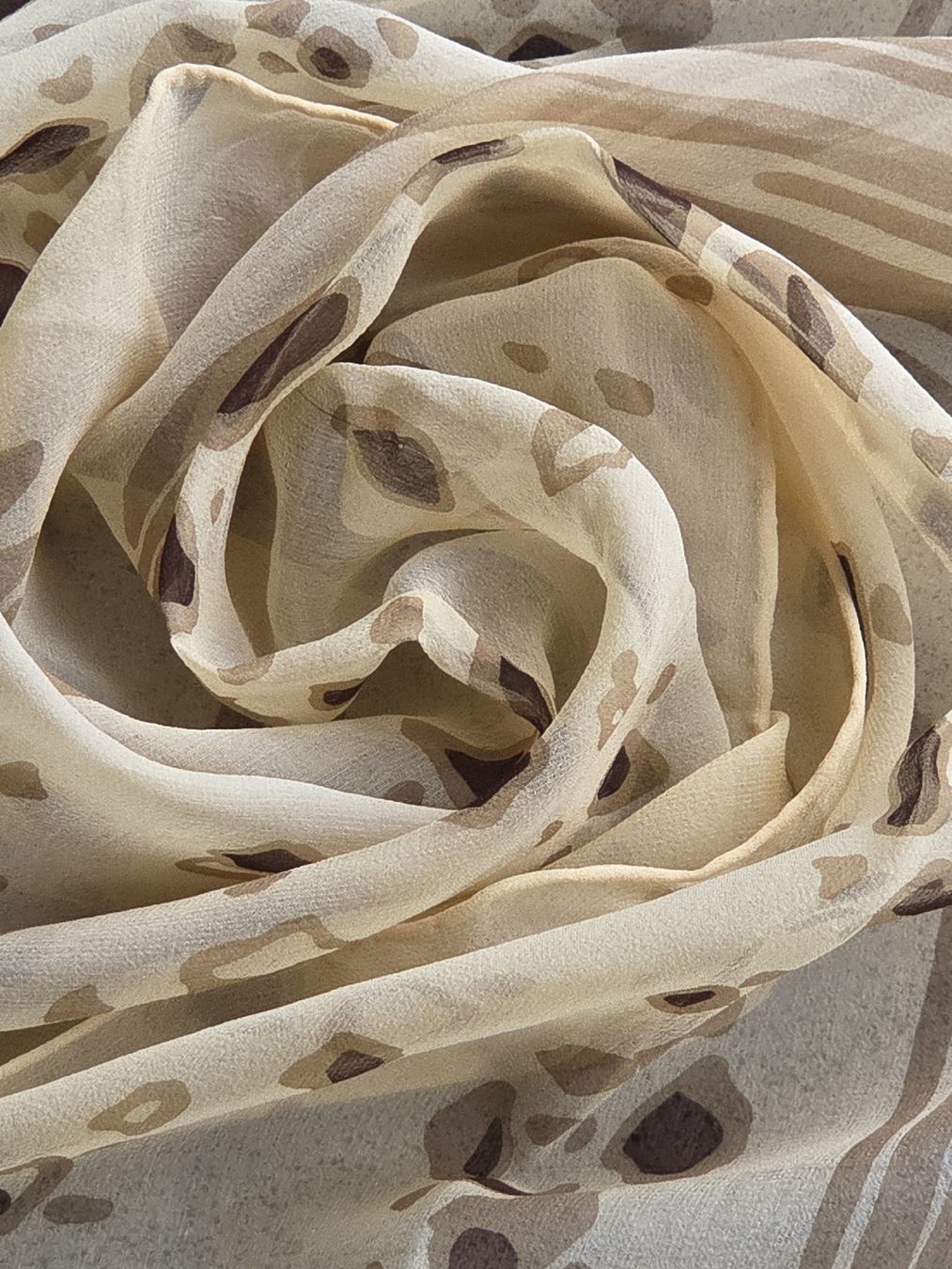 Foulard & Sciarpe: Seidenschal 42 x 155 cm, handrolliert – Nuovo e nell'imballaggio originale da Frauenfeld venduto da Schenken-mit-Herz 1
