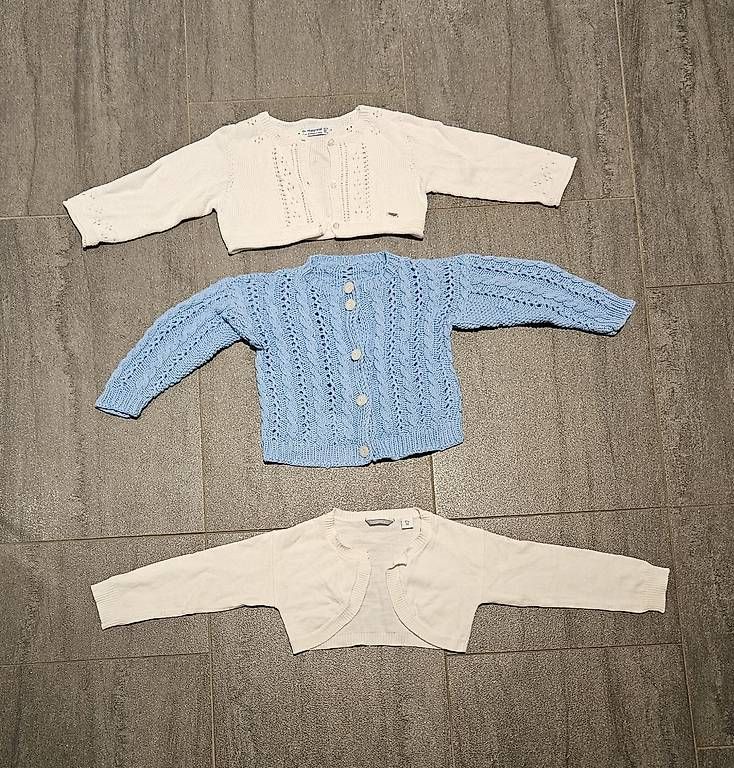 Vestes & Manteaux: Strick- Jäckli / Bolero Grösse 80  – D'occasion à Rotkreuz par Kaffitanteli