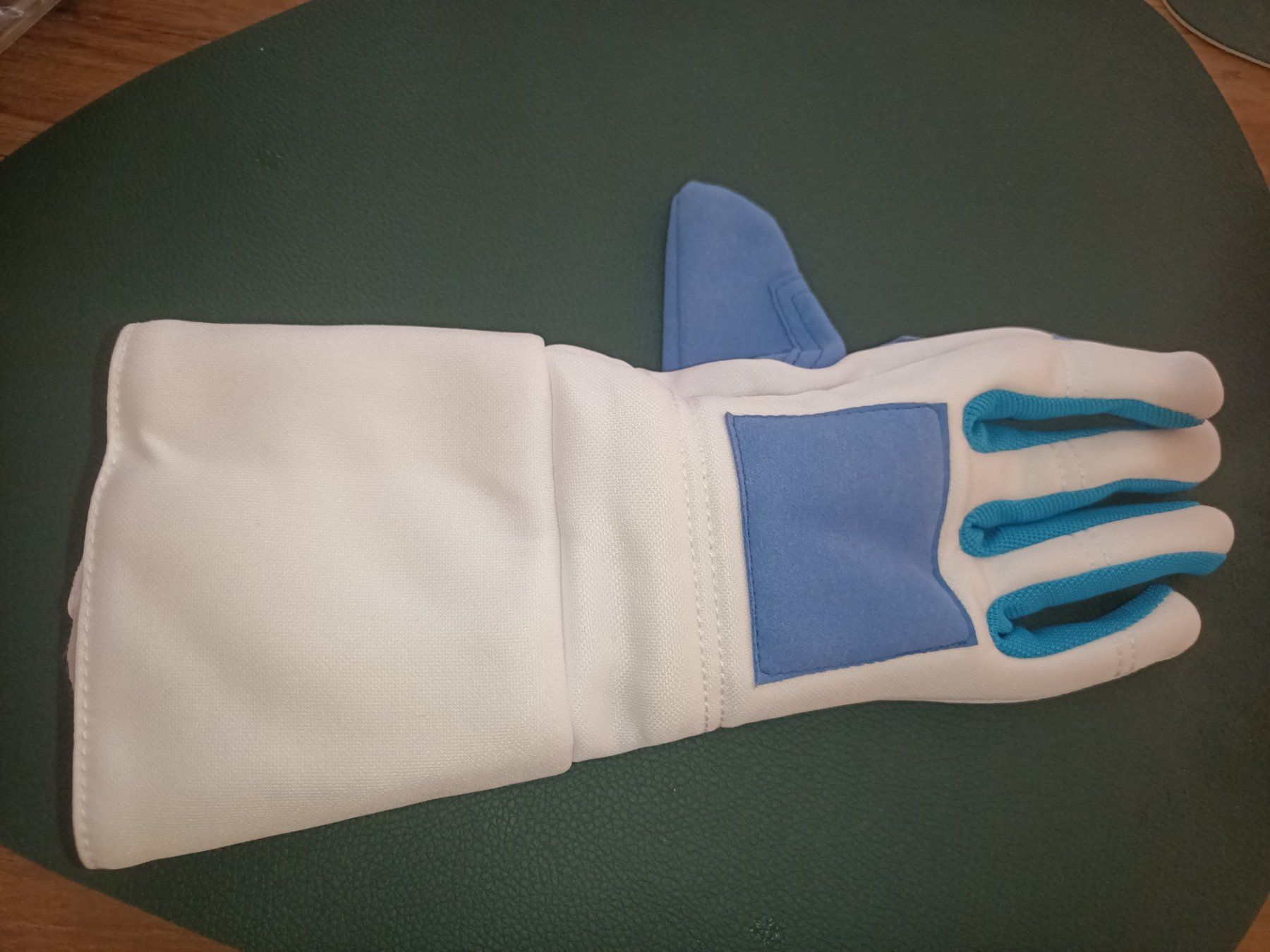 Handschuhe & Handstulpen: Fechthandschuh Neu OVP rechts S 7 bis 7.5 – Neu und originalverpackt aus Lachen SZ von neu-und-antik