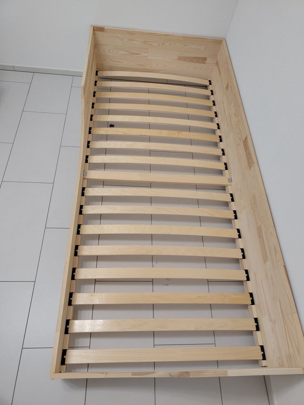 Betten: Kinder Bett Holz – Gebraucht aus Fläsch von Nicjan 2