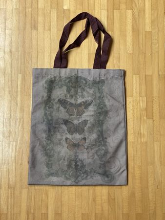 Schicke Stofftasche mit Schmetterlingen, perfekt Sommer neu