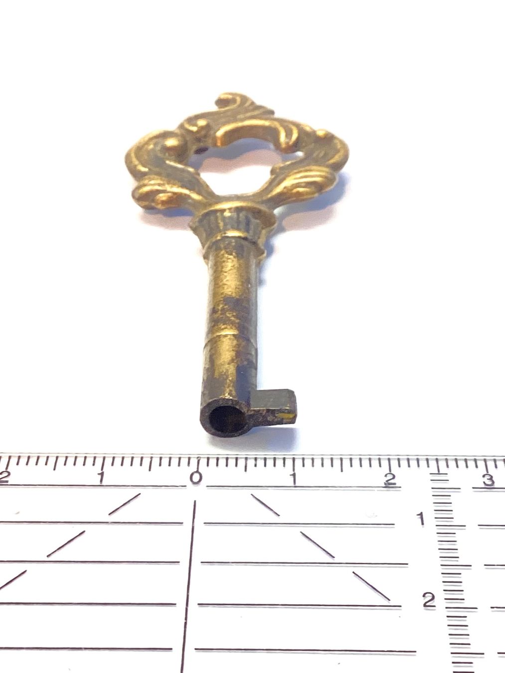 Chiavi: 4 alte Schlüssel, Messing, Eisen, Kommode, Schrank, etc. – Usato da Eglisau venduto da mar_5rn2 5