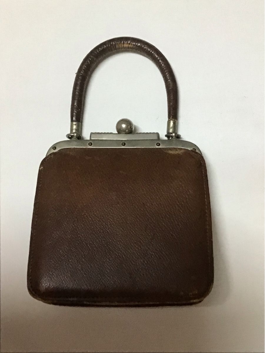 Spielzeuge: Uralte kleine Leder Puppen Tasche – Gebraucht aus St. Gallen von Goldlilly 1