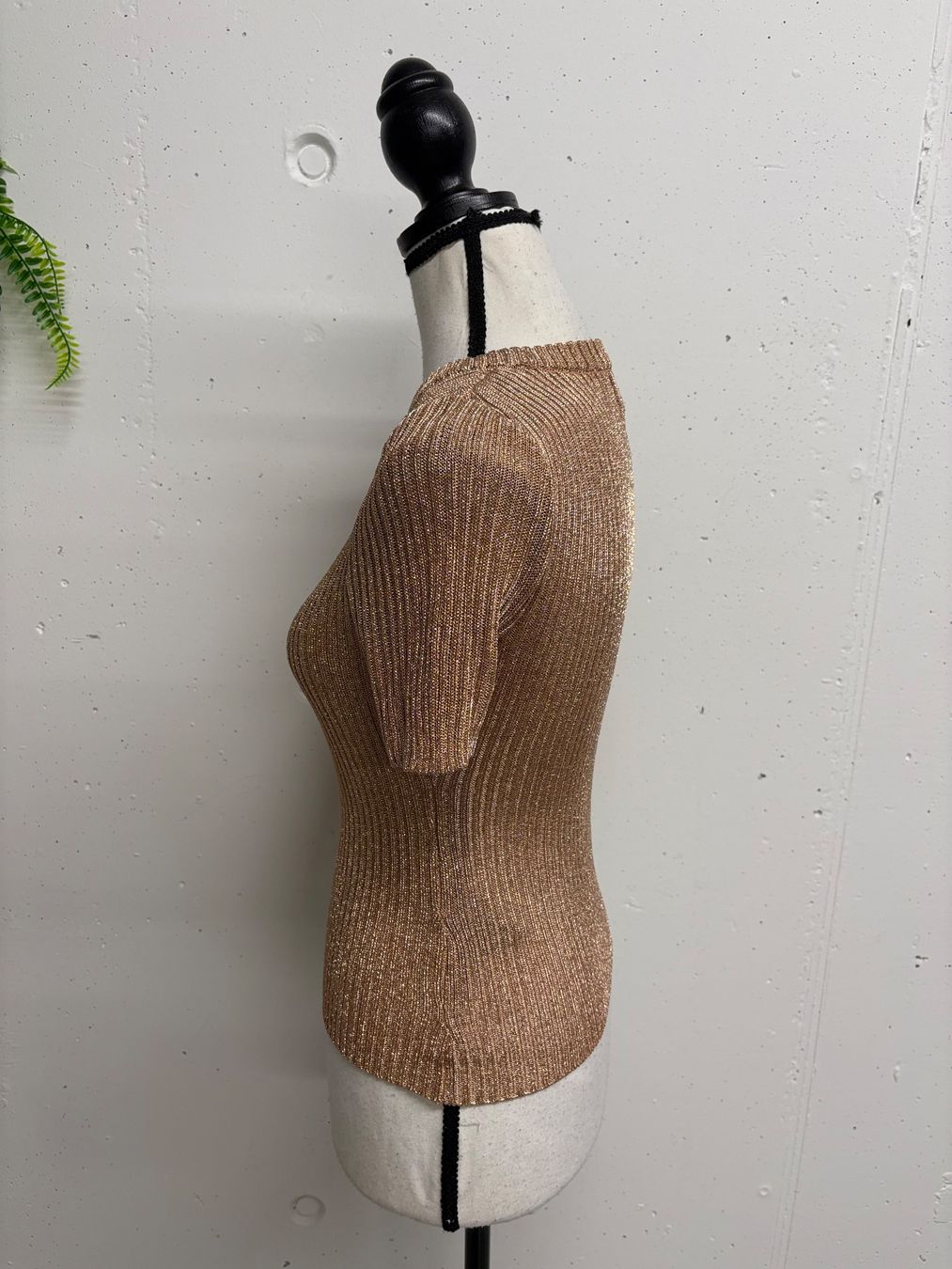 H&M T-shirts: H&M Feinstrick Shirt Pullover XS kurzarm Glitzer beige – Neuf (Voir description) à Regensdorf par secondchancefashion 1