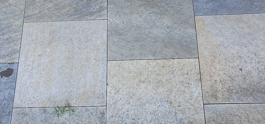 Revêtements de sol: Terrassenplatten, geschnitten vermutl. Feinsteinzeug – D'occasion à Winterthur par BauTeilLaden2000